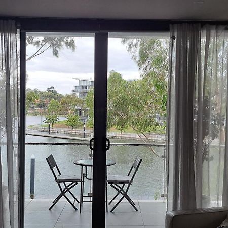 Marina View Apartment On The Maribyrnong River, Melbourne المظهر الخارجي الصورة