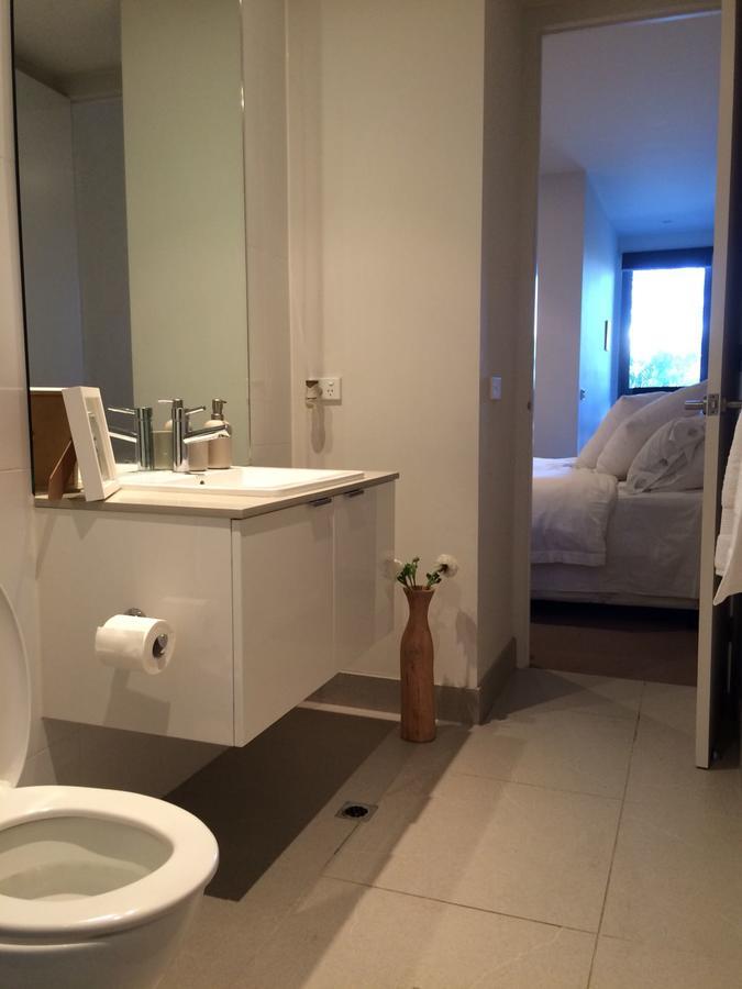 Marina View Apartment On The Maribyrnong River, Melbourne المظهر الخارجي الصورة