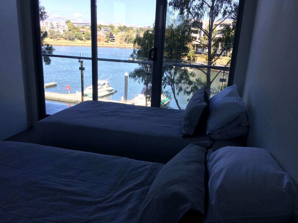 Marina View Apartment On The Maribyrnong River, Melbourne المظهر الخارجي الصورة