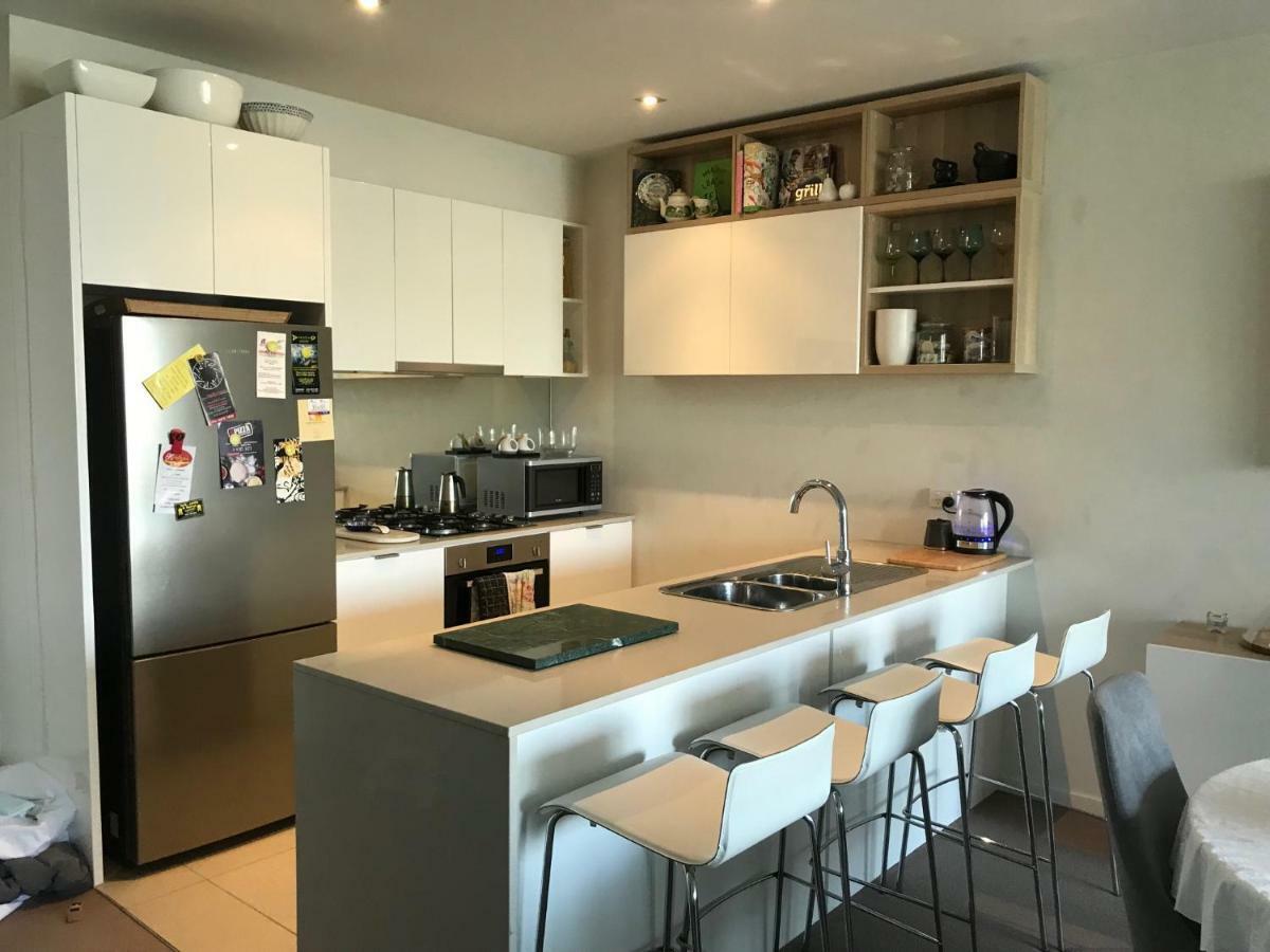 Marina View Apartment On The Maribyrnong River, Melbourne المظهر الخارجي الصورة