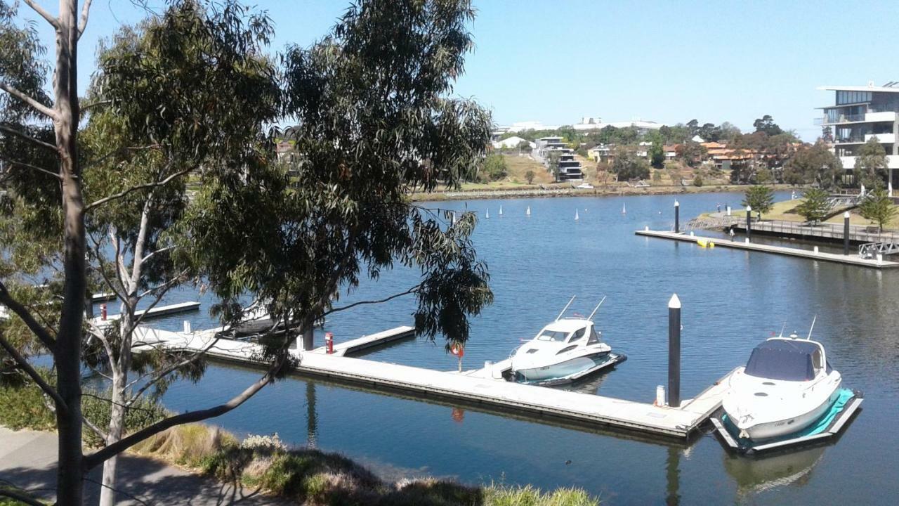 Marina View Apartment On The Maribyrnong River, Melbourne المظهر الخارجي الصورة