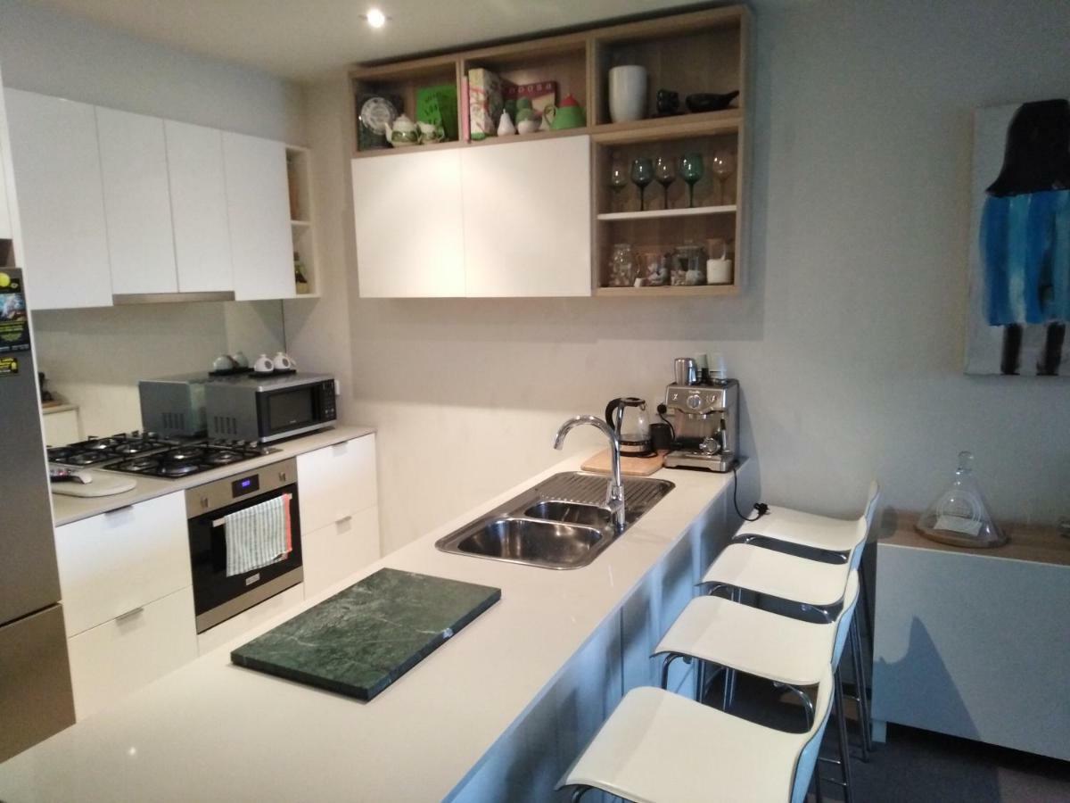 Marina View Apartment On The Maribyrnong River, Melbourne المظهر الخارجي الصورة