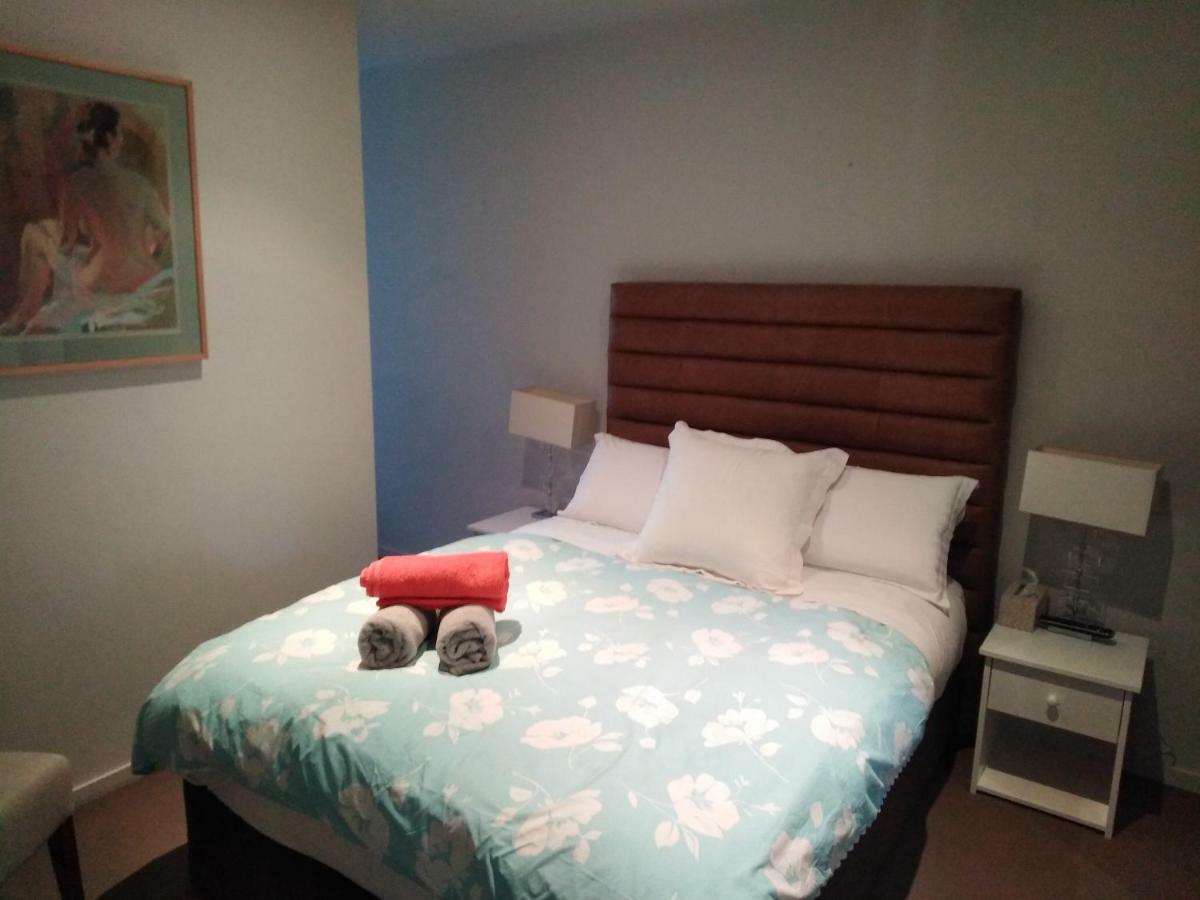 Marina View Apartment On The Maribyrnong River, Melbourne المظهر الخارجي الصورة